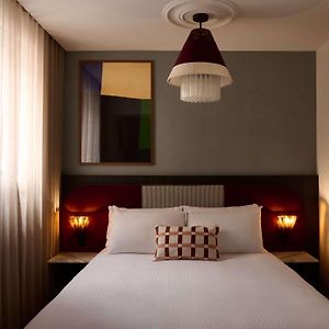 Chambre Accessible aux Personnes à Mobilité Réduite Lit Queen-Size